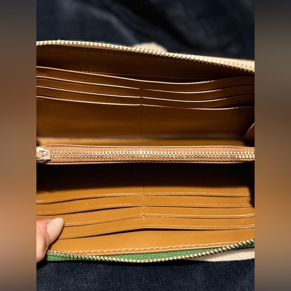 Coach RARE Cactus Green/White Desert Zipper Around Wallet NWOT - Picture 6 of 9